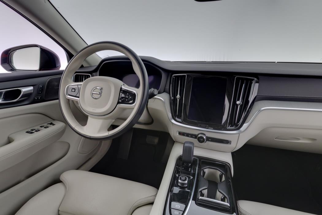 Volvo V60 2023