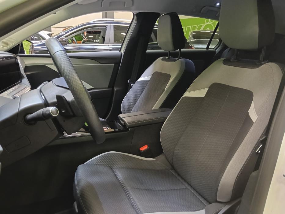 Opel Astra 2024