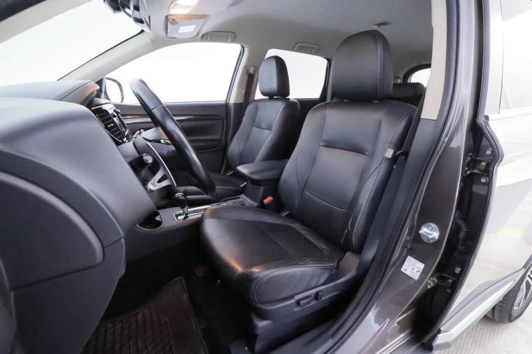 Mitsubishi Outlander 2016