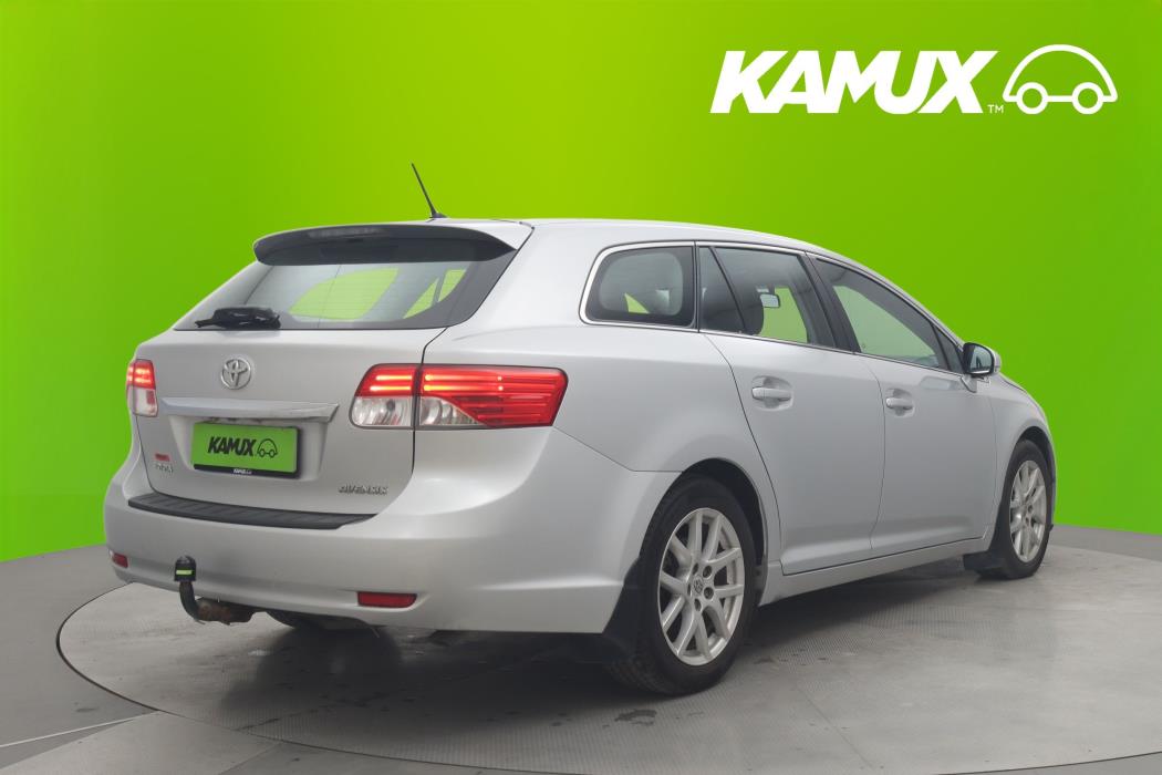 Toyota Avensis 2013