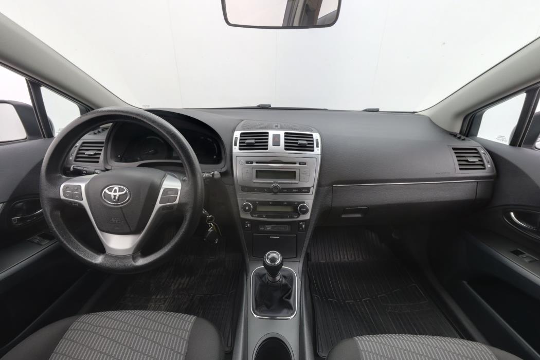 Toyota Avensis 2013