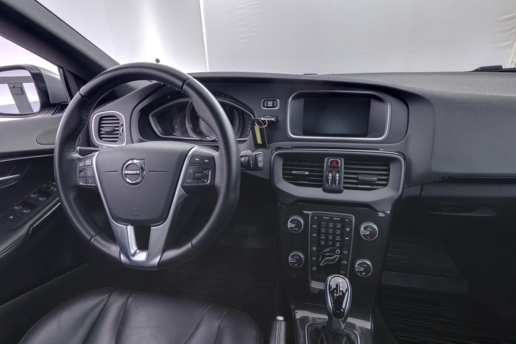 Volvo V40 2019