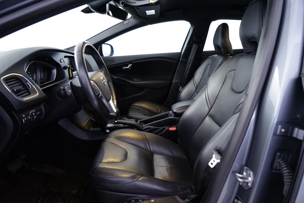 Volvo V40 2019