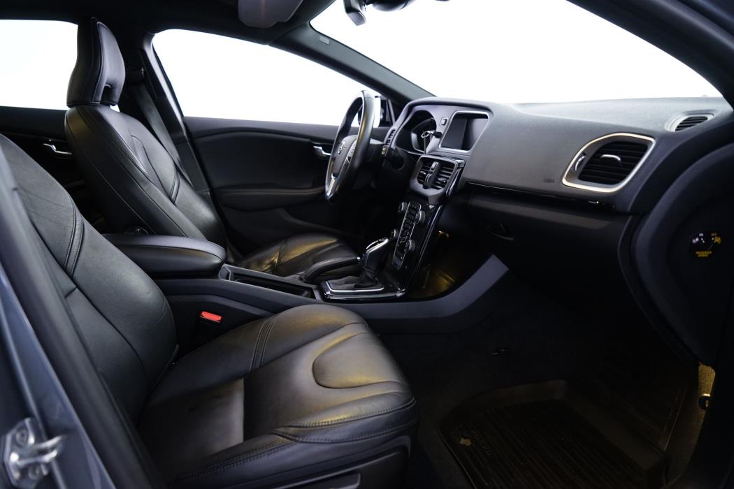 Volvo V40 2019