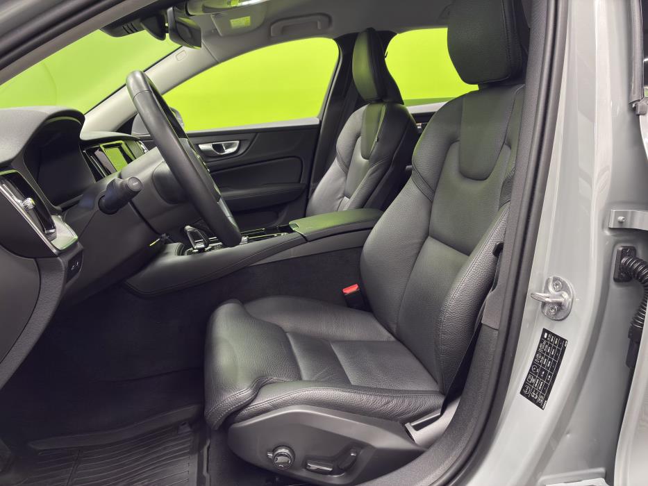 Volvo V60 2023