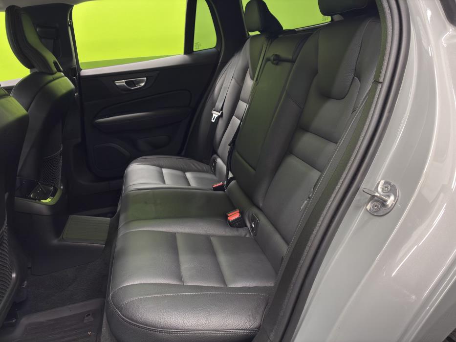 Volvo V60 2023