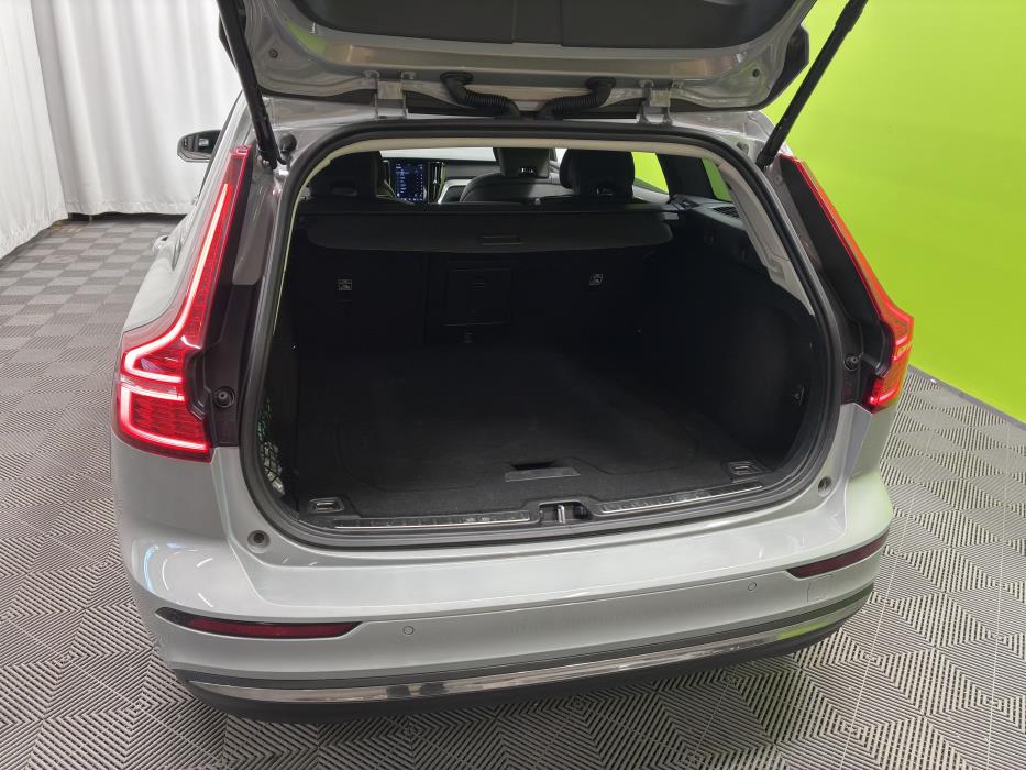Volvo V60 2023