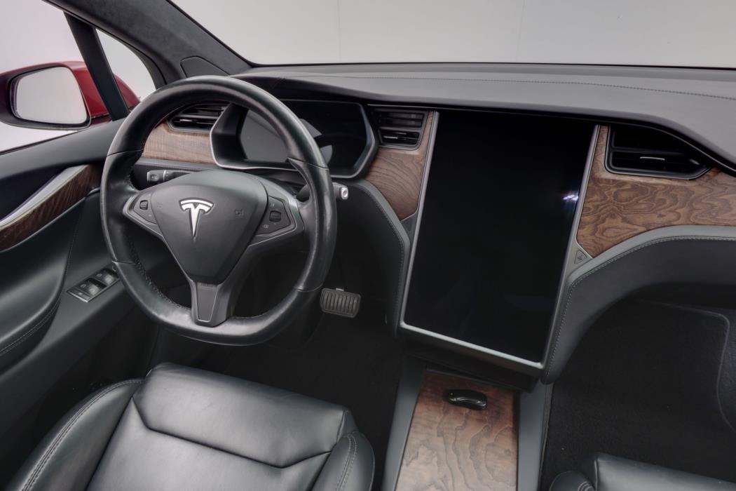 Tesla Model X 2020