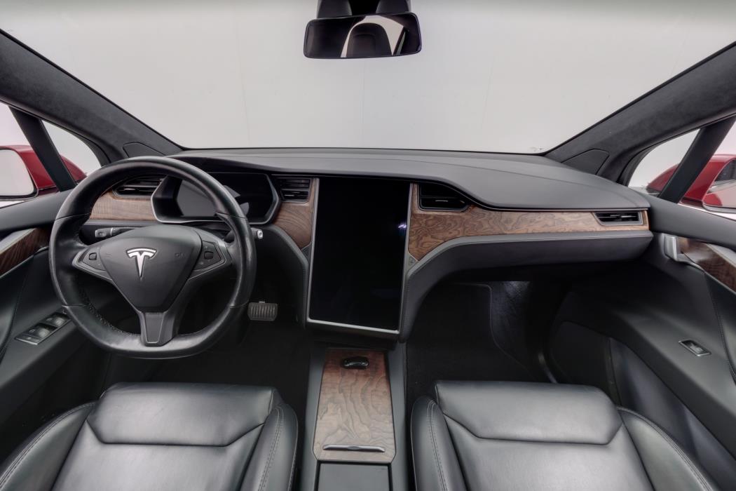 Tesla Model X 2020