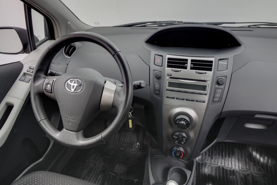 Toyota Yaris 2011