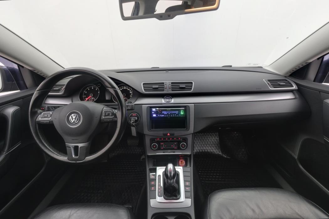 Volkswagen Passat 2011
