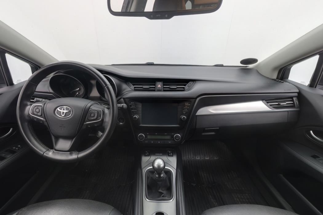 Toyota Avensis 2016