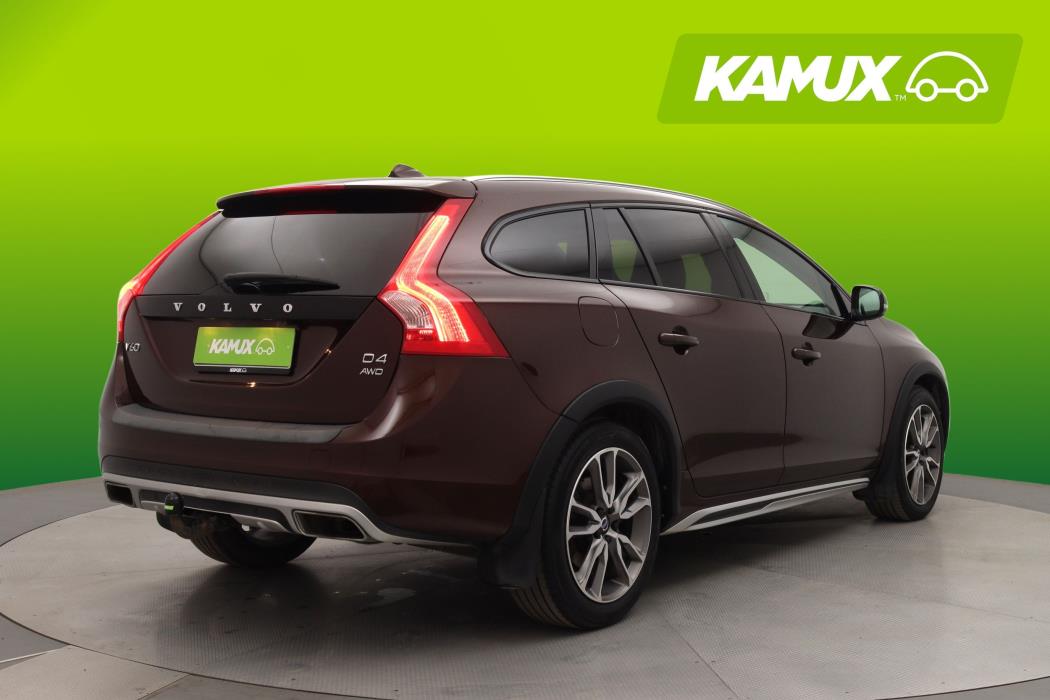Volvo V60 Cross Country 2015