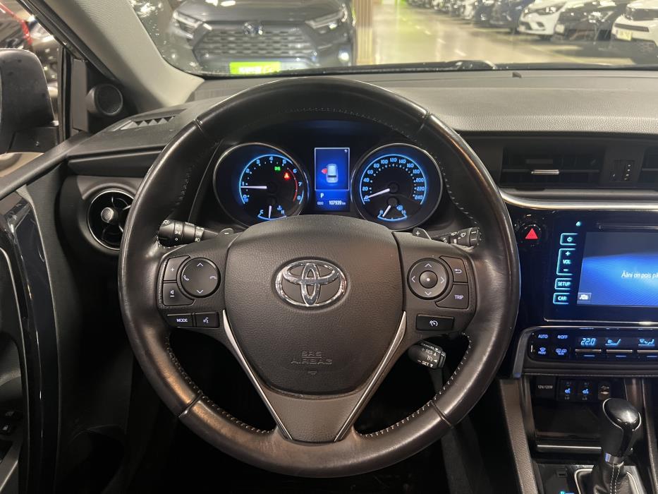 Toyota Auris 2015
