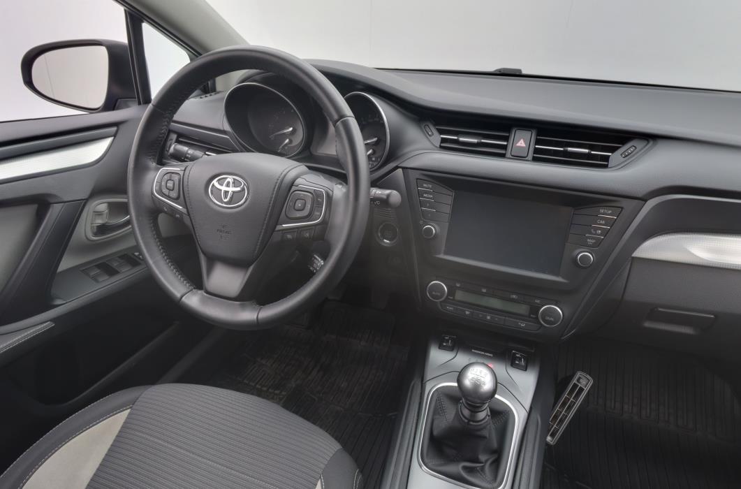 Toyota Avensis 2016