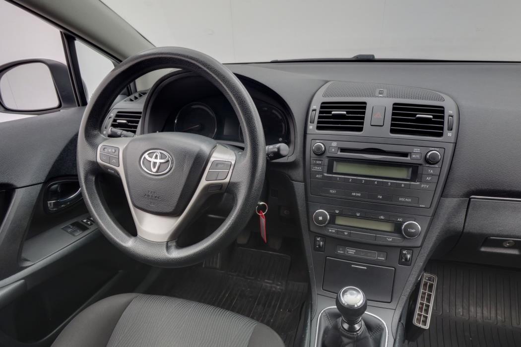 Toyota Avensis 2011