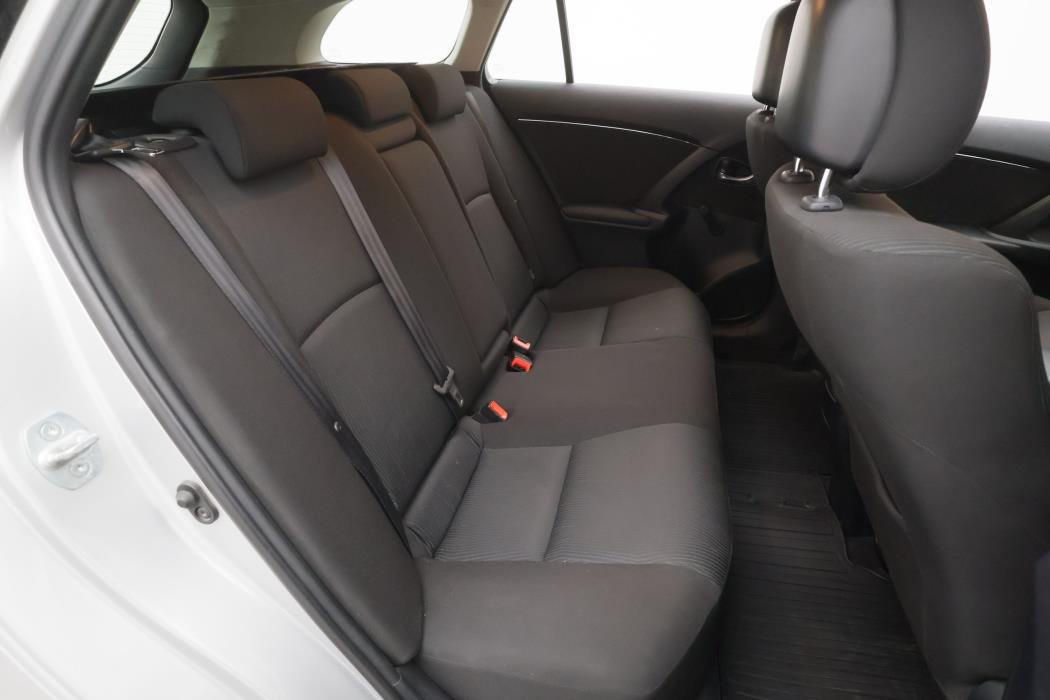 Toyota Avensis 2011