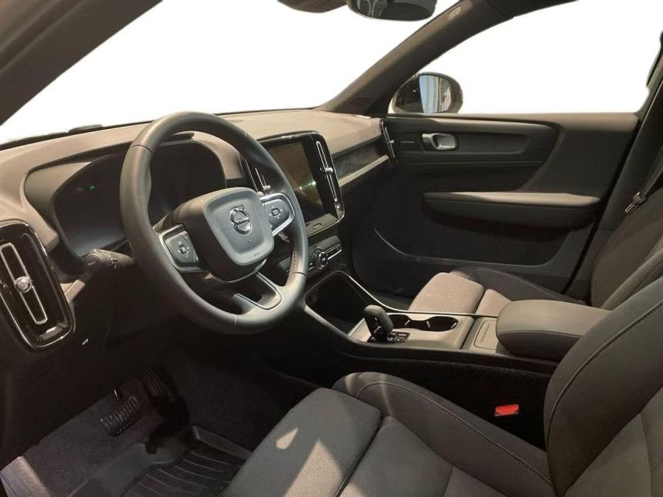 Volvo EX40 2025