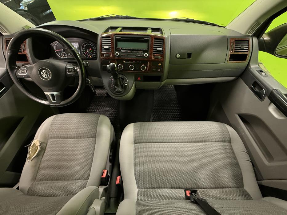 Volkswagen Caravelle 2011