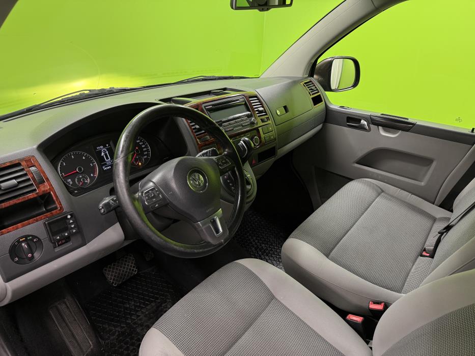 Volkswagen Caravelle 2011