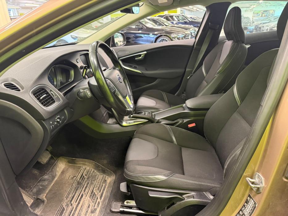 Volvo V40 2015