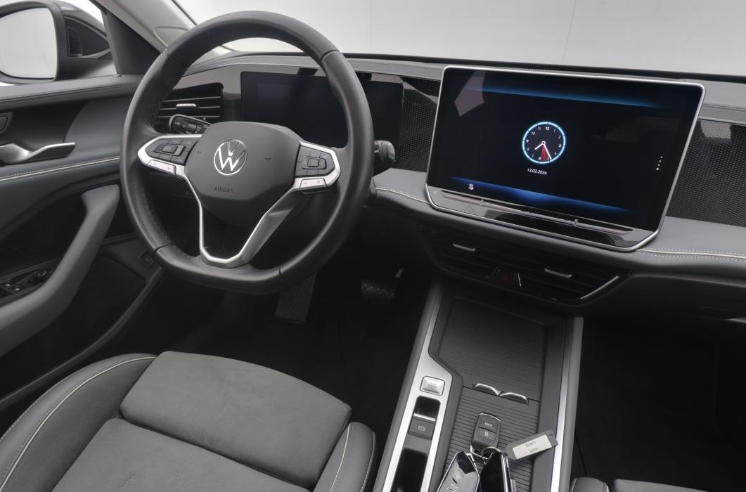 Volkswagen Passat 2025