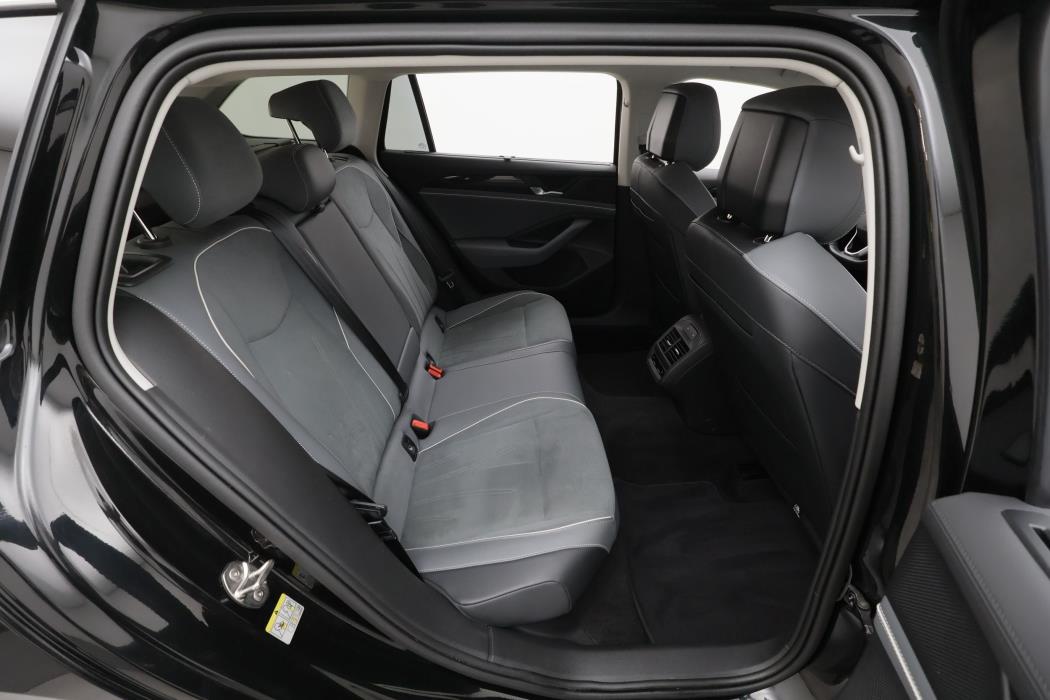 Volkswagen Passat 2025