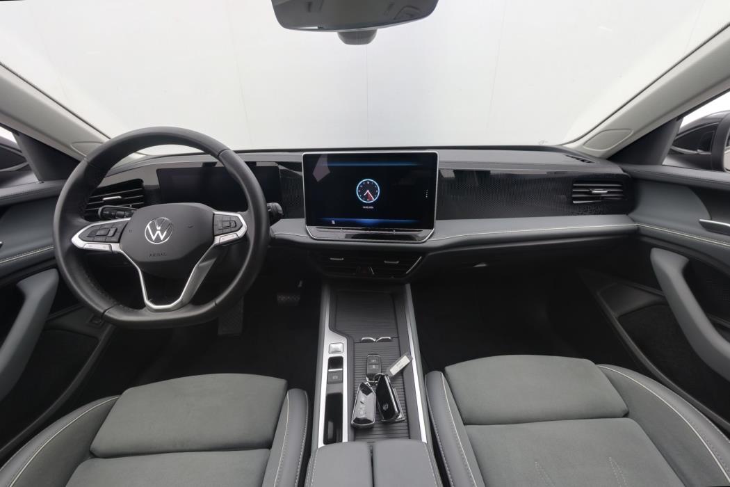 Volkswagen Passat 2025