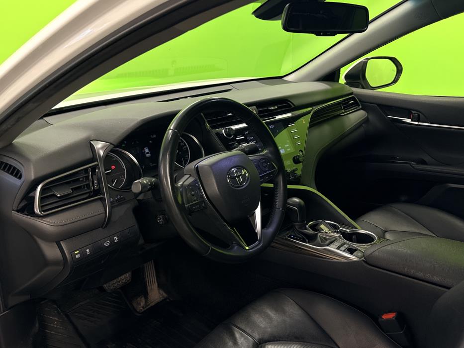 Toyota Camry 2019