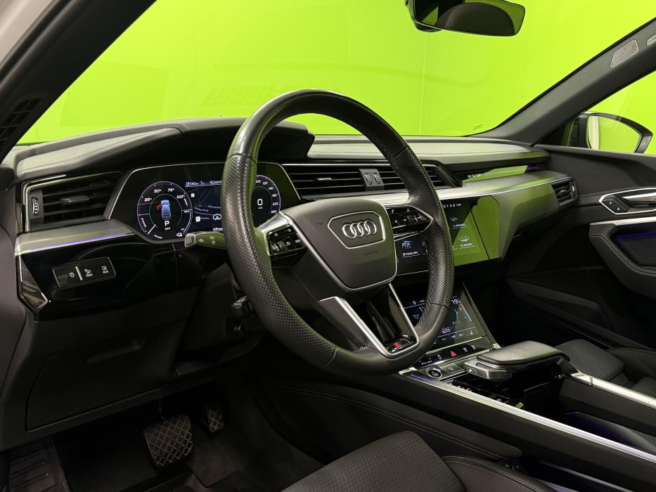 Audi e-tron 2022