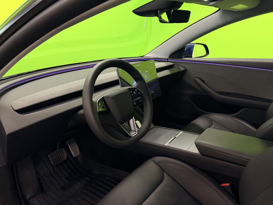 Tesla Model 3 2025