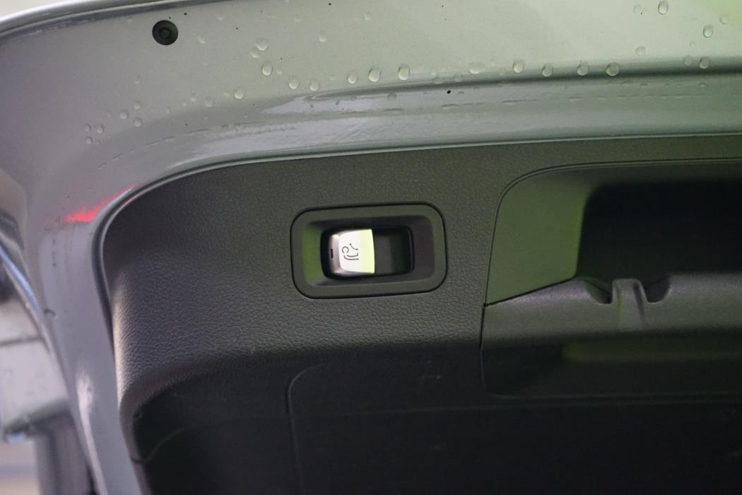 Mercedes-Benz EQC 2021