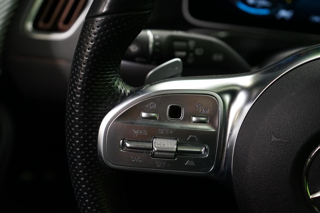 Mercedes-Benz EQC 2021