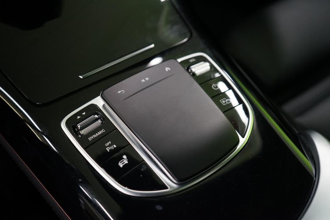 Mercedes-Benz EQC 2021