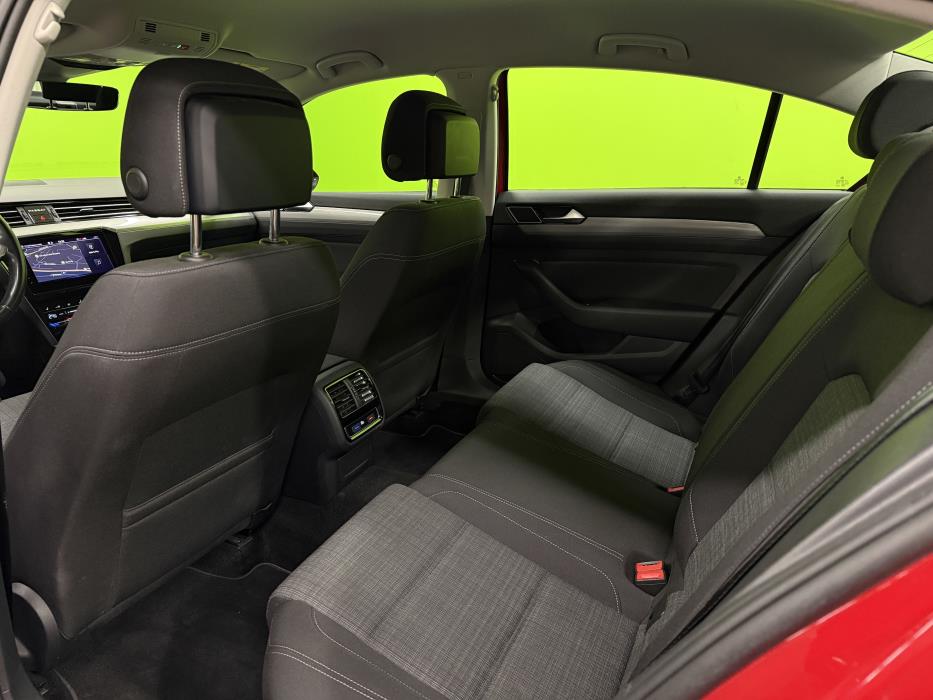 Volkswagen Passat 2021