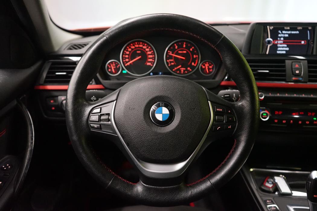 BMW 320 2013