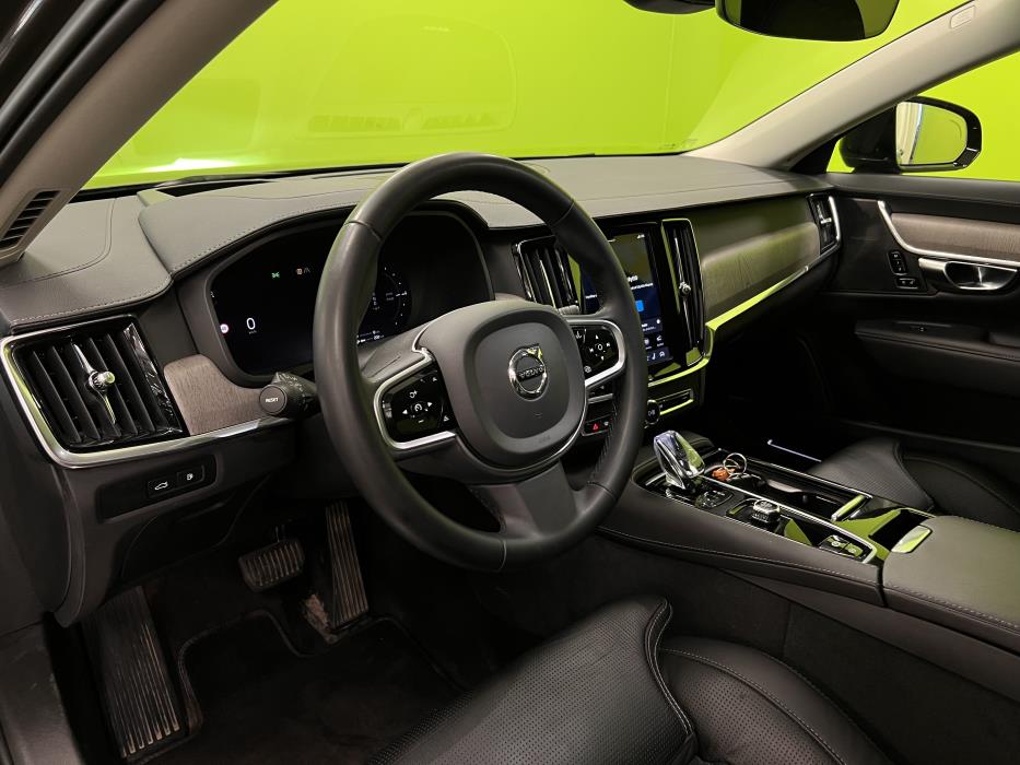 Volvo V90 2023