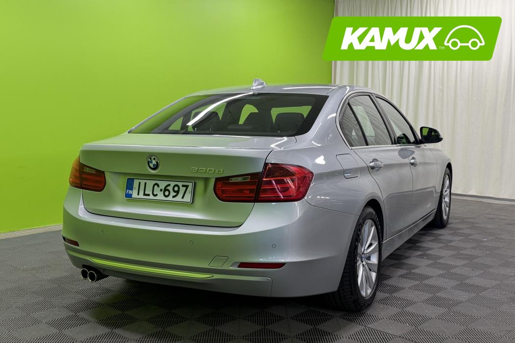BMW 330 2013