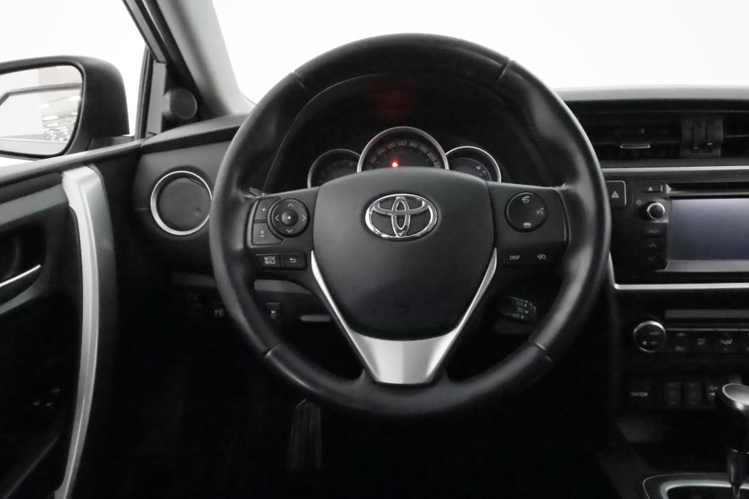 Toyota Auris 2015