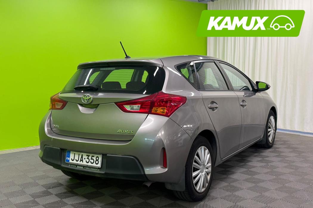 Toyota Auris 2013