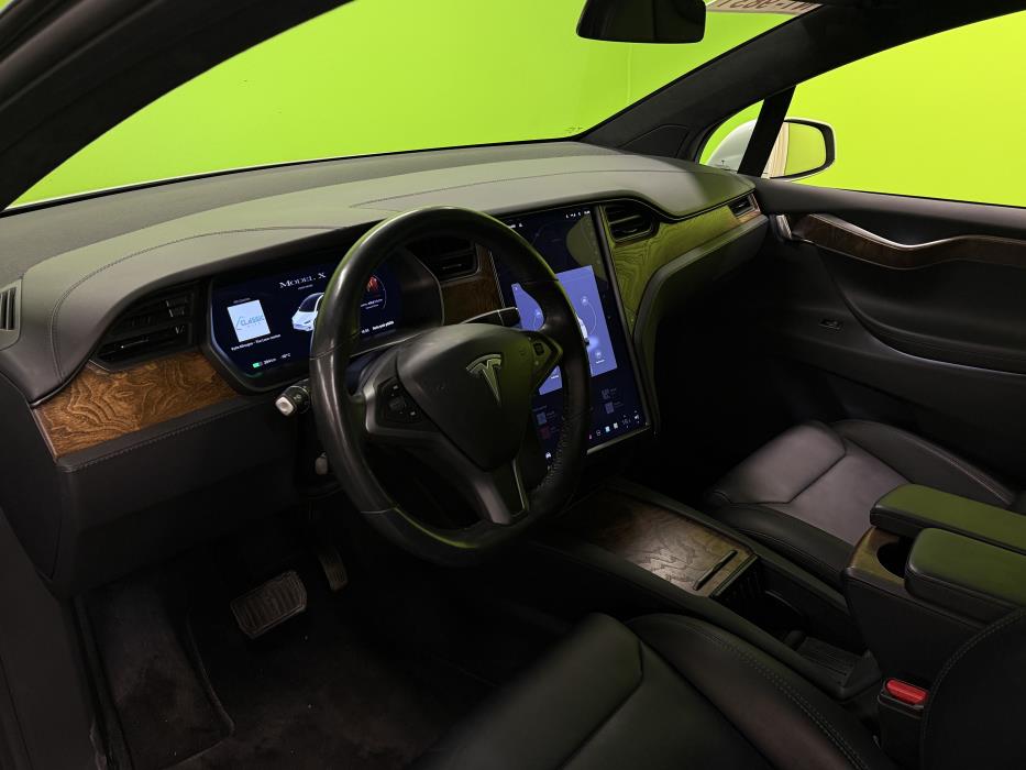 Tesla Model X 2019