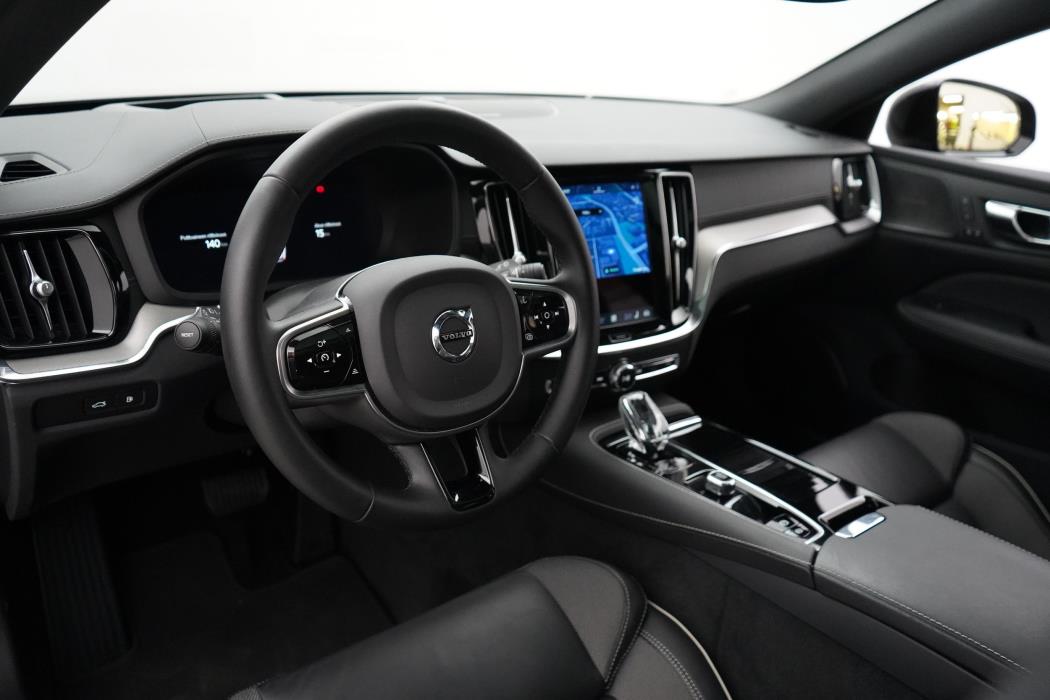 Volvo V60 2023