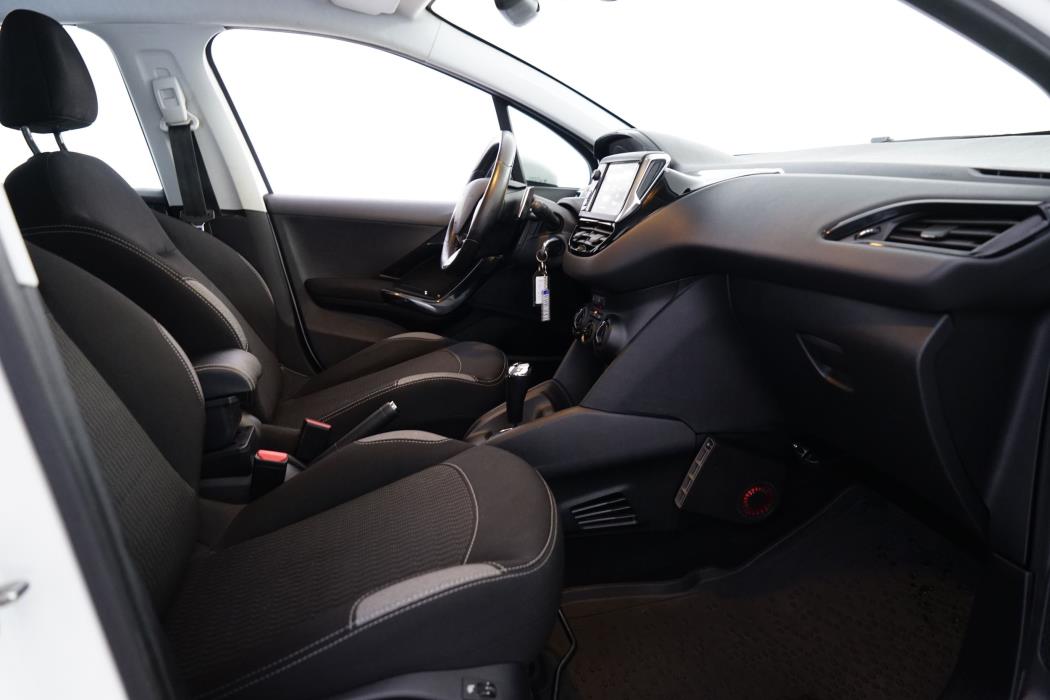 Peugeot 208 2016