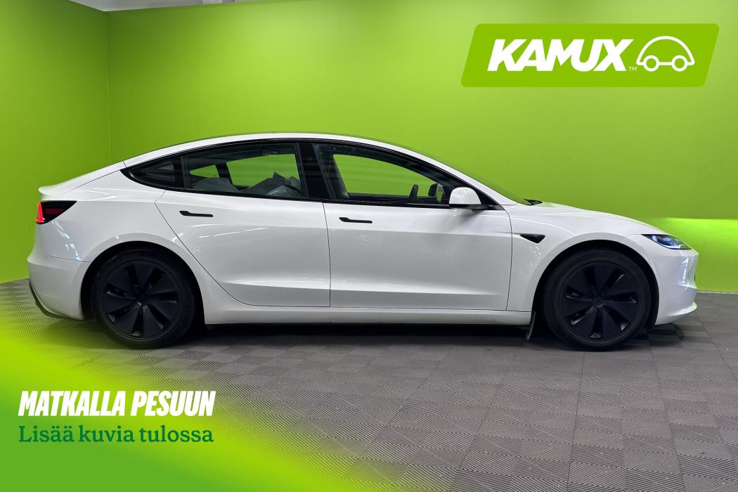 Tesla Model 3 2024
