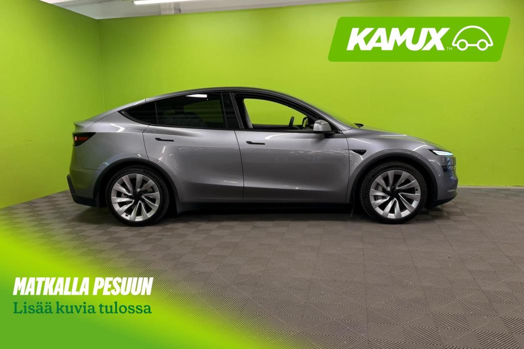 Tesla Model Y 2025