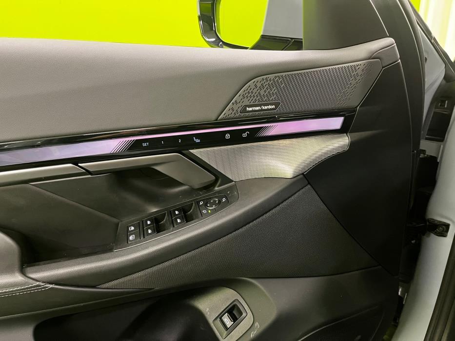 BMW i5 2025