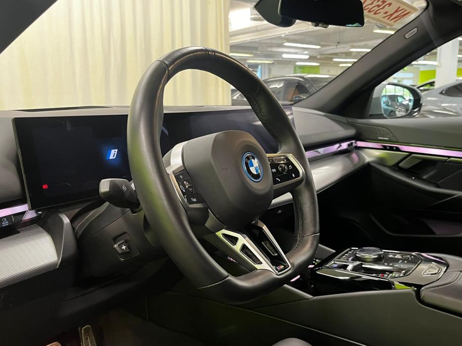 BMW i5 2025