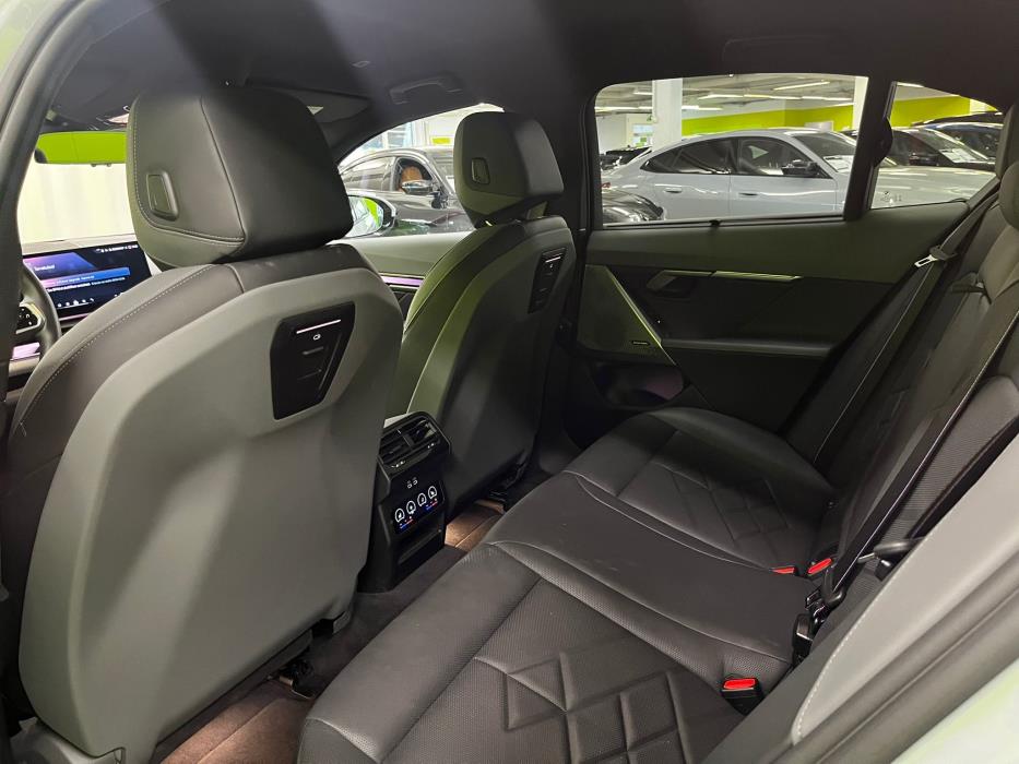 BMW i5 2025