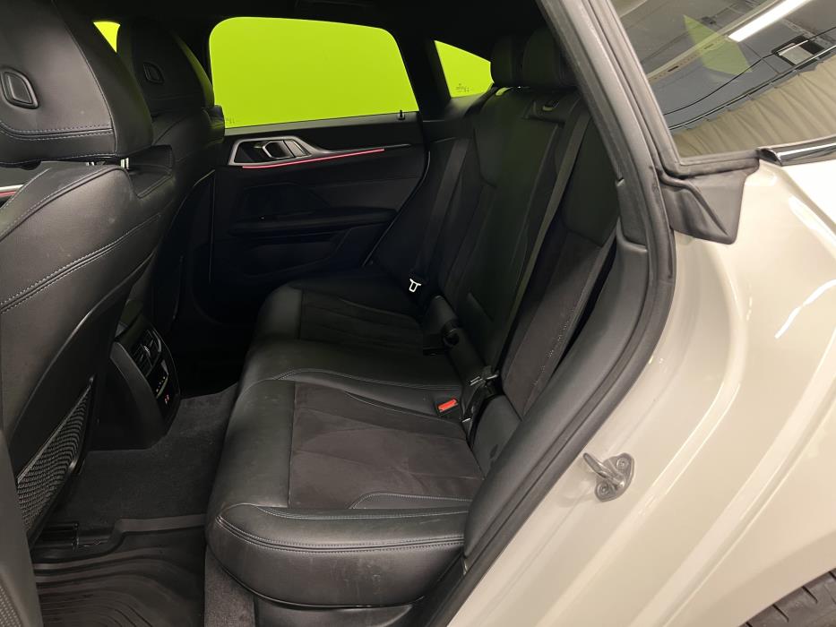 BMW i4 2023