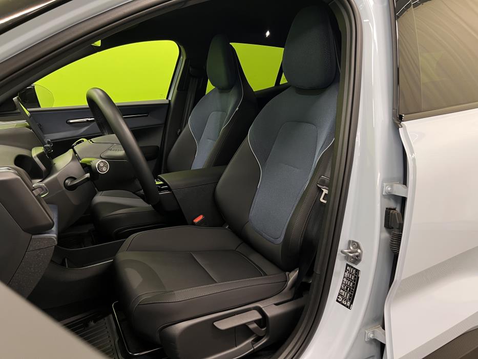 Volvo EX30 2024